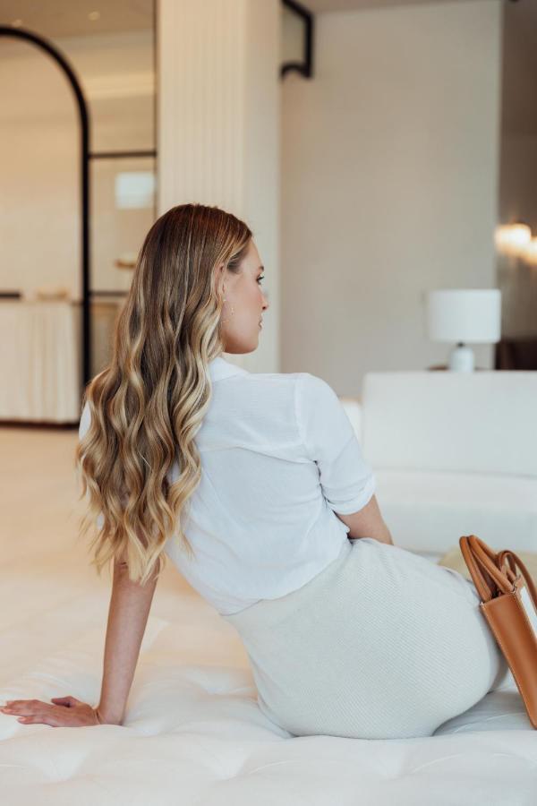 Ette Luxury Hotel & Spa Four Corners Εξωτερικό φωτογραφία A woman with long hair