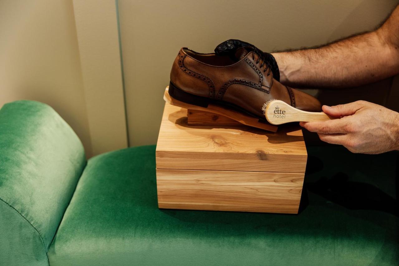 Ette Luxury Hotel & Spa Four Corners Εξωτερικό φωτογραφία Shoe shining